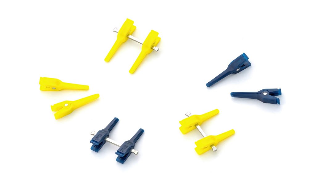 Clamps microvasculaires à usage unique utilisés en microchirurgie